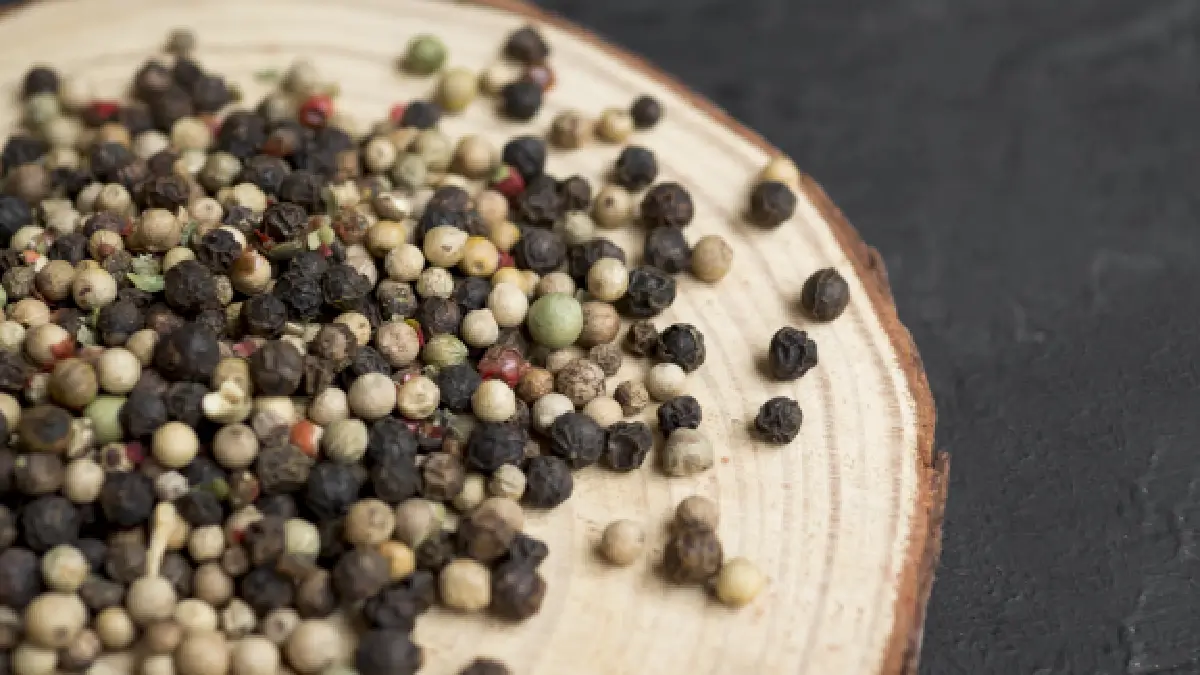 White Pepper vs. Black Pepper: Key Differences Explained
