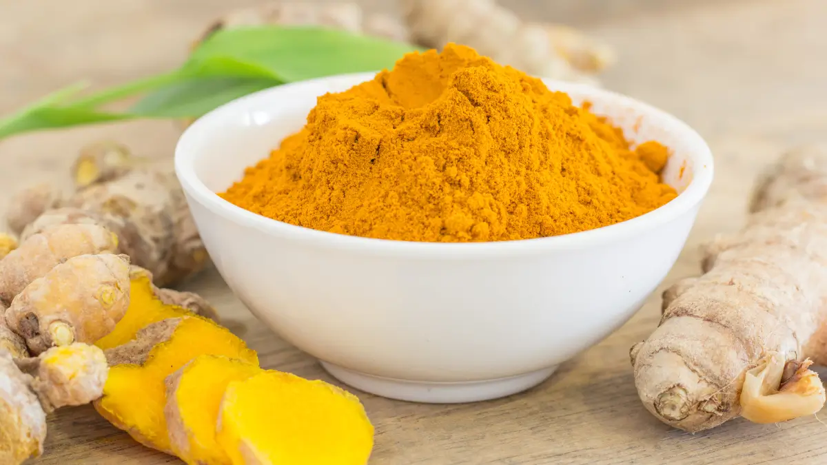 8 Incredible Benefits of Eating Raw Turmeric (Kacchi Haldi) in Winters